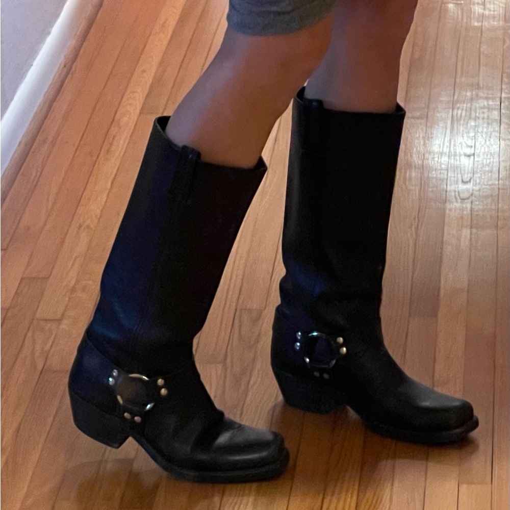 Frye Harness 12R Women’s Black leather boots